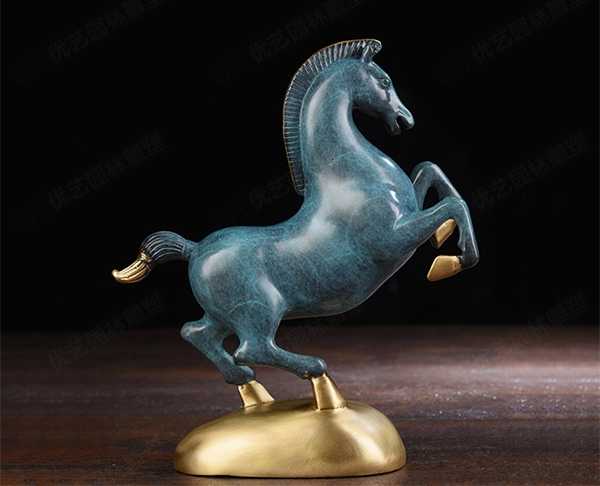 現(xiàn)代家居裝飾中景觀雕塑定制以怎樣的形式出現(xiàn)？