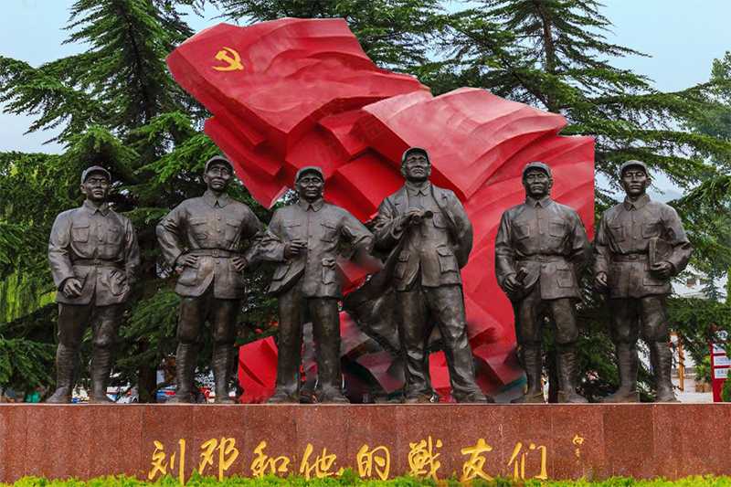 革命人物雕塑，劉鄧和他的戰(zhàn)友們雕像